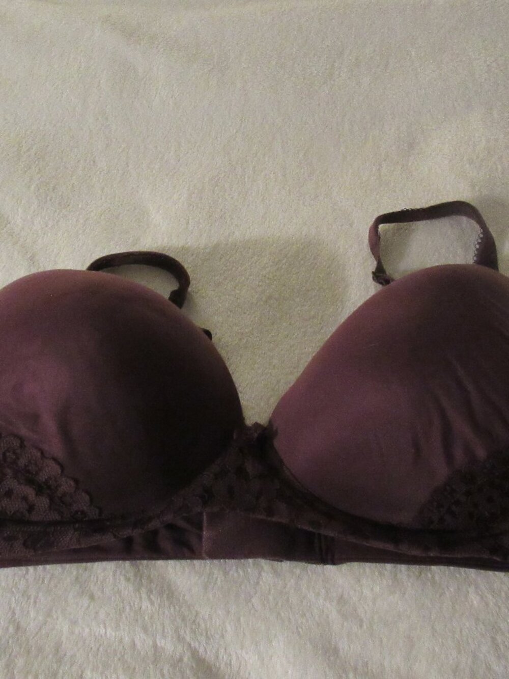 Victoria's Secret Body by Victoria Wireless Burgundy Bra Size 40DD USED